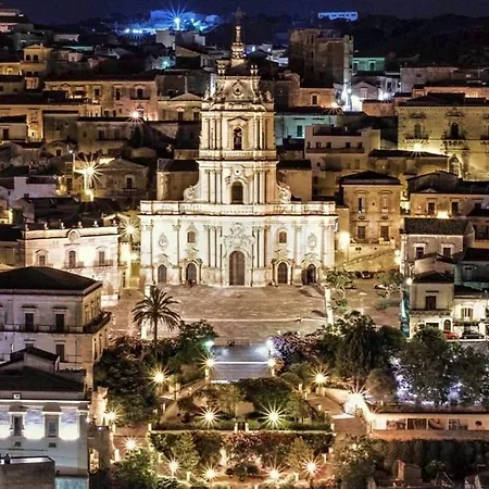 Si-moutique Le Degli Avi Barocche, Con Terrazza Panoramica Modica